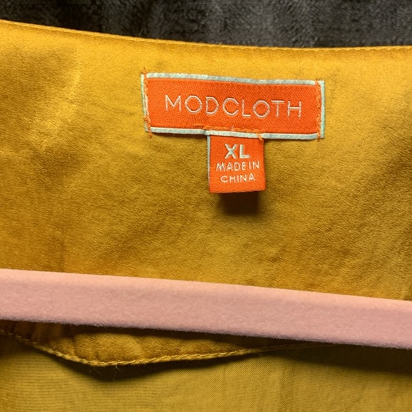 ModCloth Blouse - Picture 2 of 9